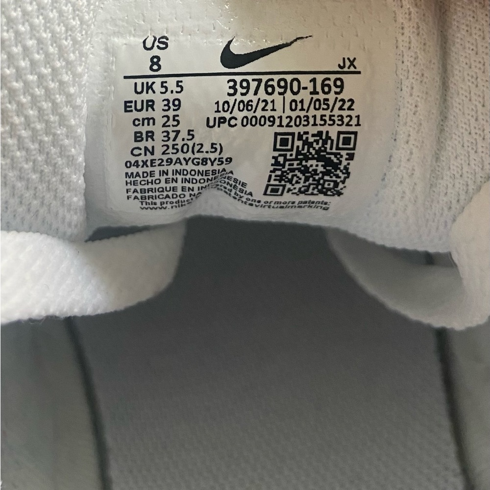 Wmns Nike Air Max Command Hyper Punch - image 4